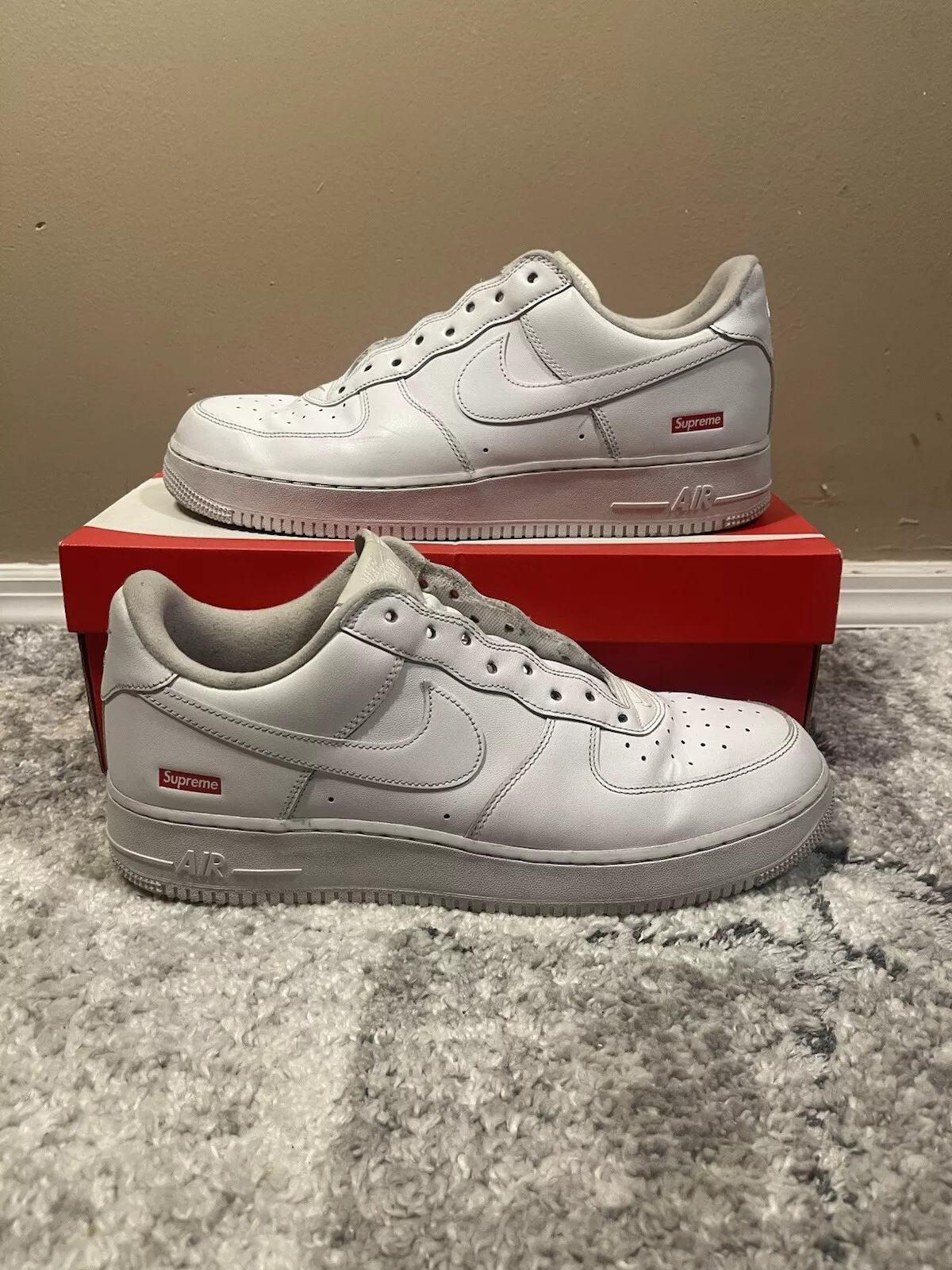 Nike Air Force 1 Supreme blanche taille 12 (sera lacée avant vente) 