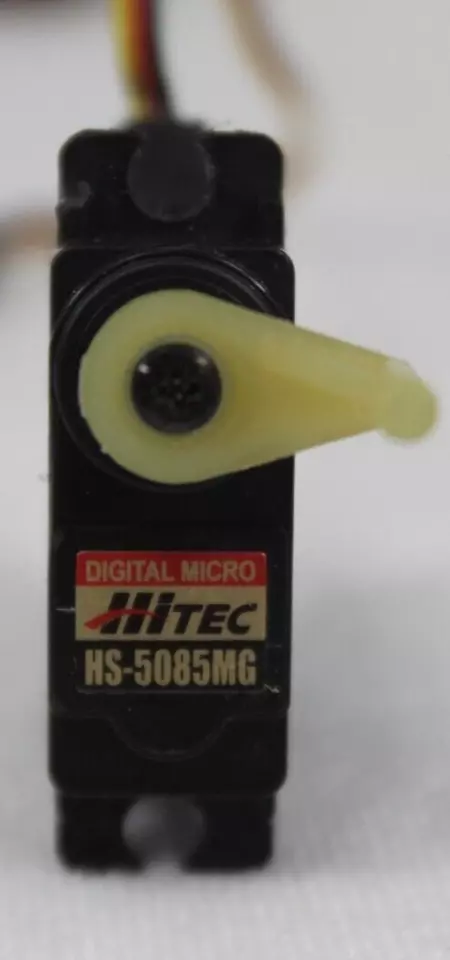 Lot of 9 Hitec HS-5085MG Digital Programmable Micro Servo - Mixed Grade - Image 2 of 4