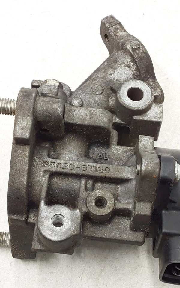 Toyota Prius 2013 válvula EGR 25620-37120 Foto 4 de 4