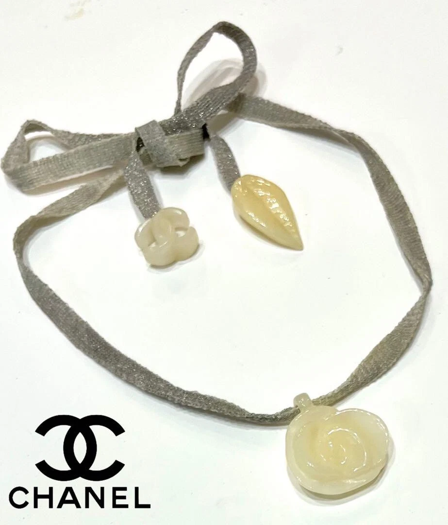 Collana Chanel Camelia Girocollo Marca Coco Logo Charm Vintage dal Giappone y6741