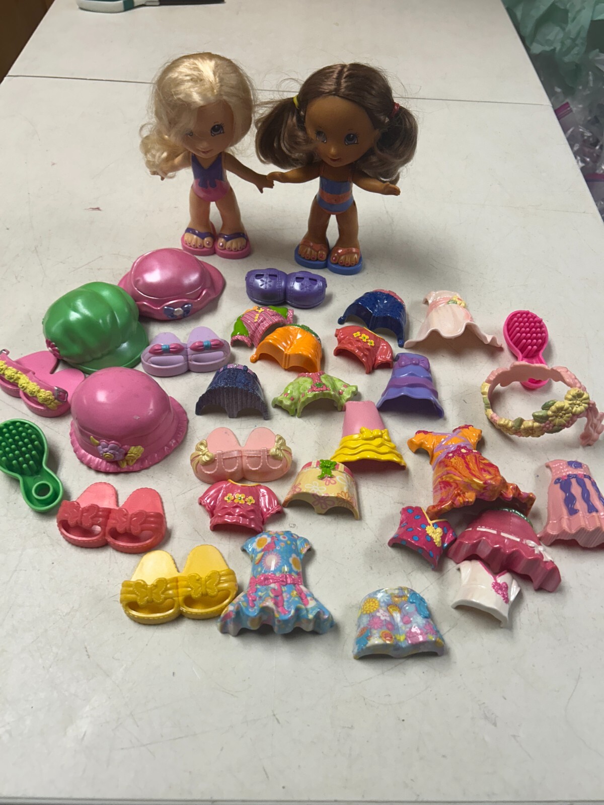 FISHER PRICE SNAP N STYLE MEGA LOT MULTICULTURAL DOLLS W LOT OF OUTFITS ...