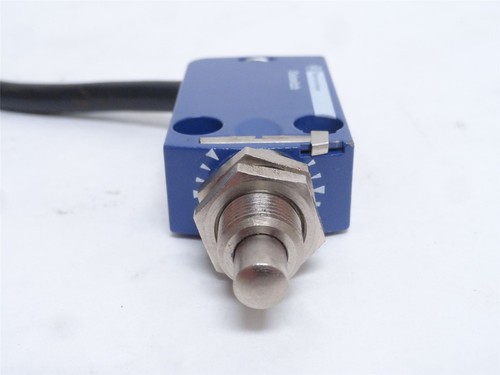 245759 New-No Box; Telemecanique ZCMD25 Wired Limit Switch Body; 1NC; 1NO; 2-P - Picture 4 of 6
