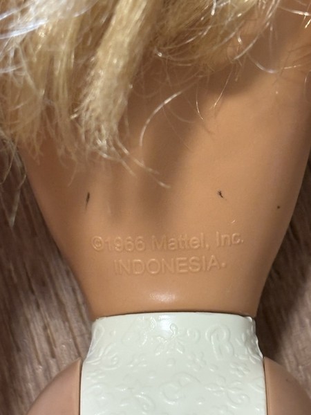 Lote de 34 muñecas Barbie y Disney, con ropa y accesorios 5