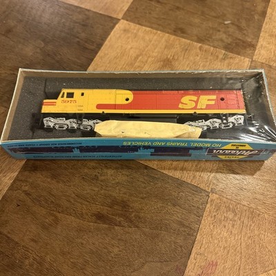Athearn 140-3615 E. M.D. F-45 DUMMY Locomotive  SF #5975  New&Sealed