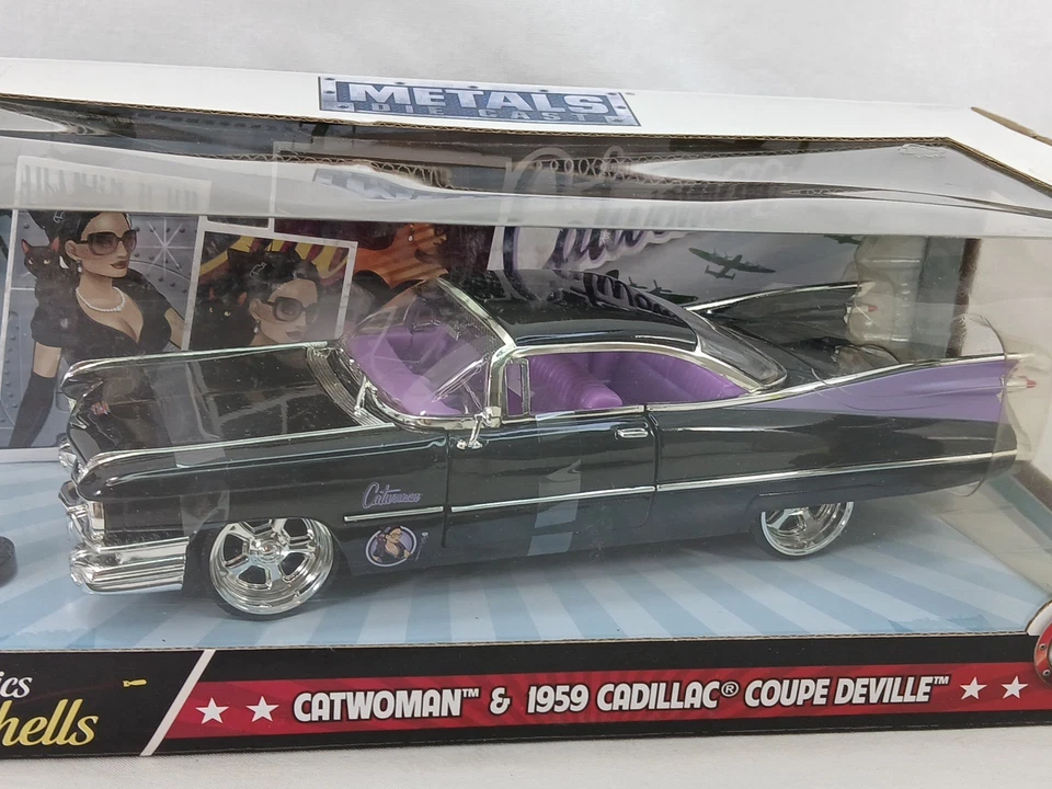 DC Comics Bombshells CATWOMAN & 1959 CADILLAC Coupe Deville Metals Die Cast NEW - Image 2 of 4
