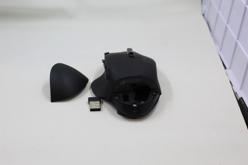 Logitech G604 Wireless Gaming Mouse - Lightspeed, Bluetooth, 15 Programmable - Image 3 of 4