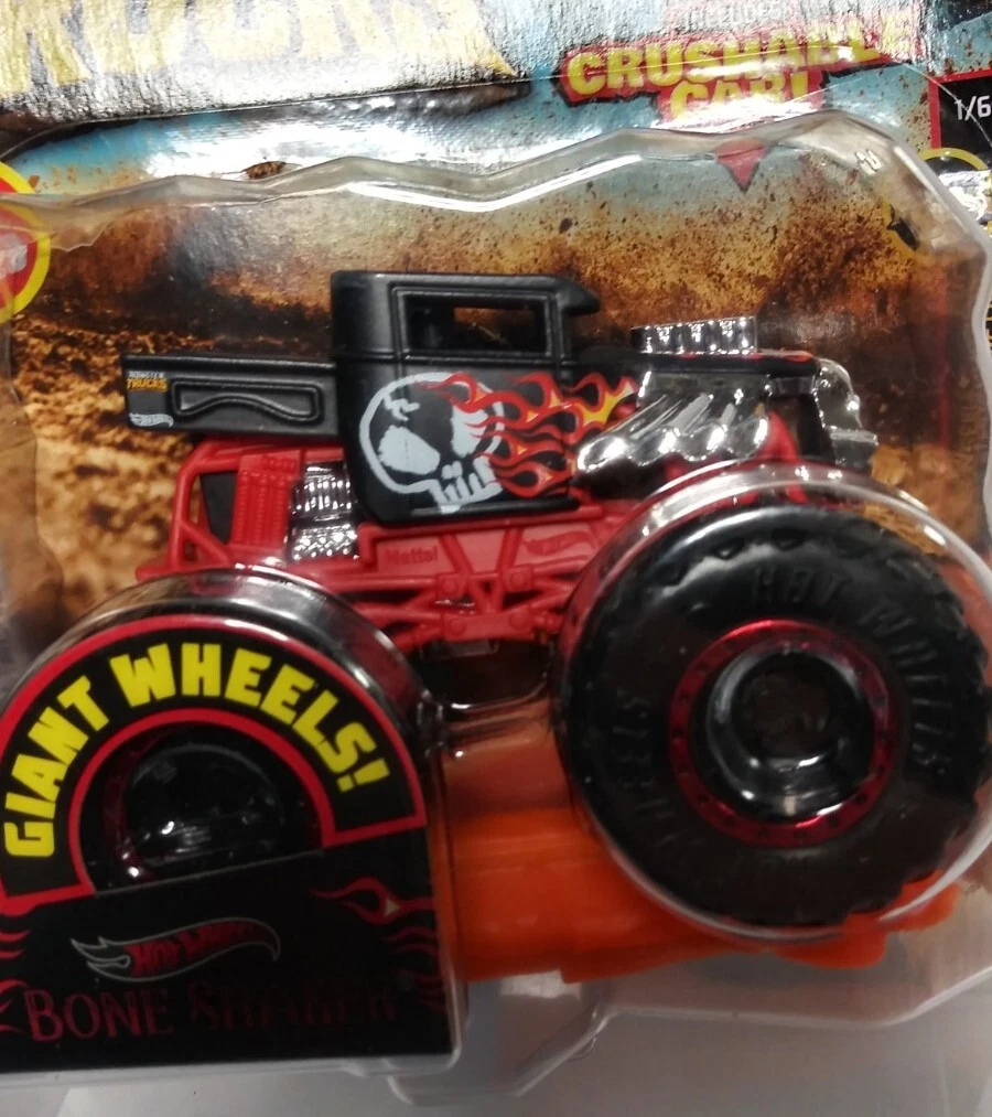 Hot Wheels Monster Trucks Bone Shaker with Crushable Car New Sealed GJG98