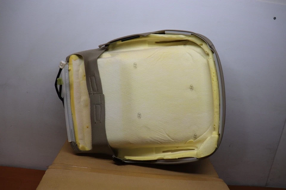 2013-2017 Hyundai Elantra GT Cushion Assembly-Front Seat Driver 88100A5450SGG - Image 4 of 4