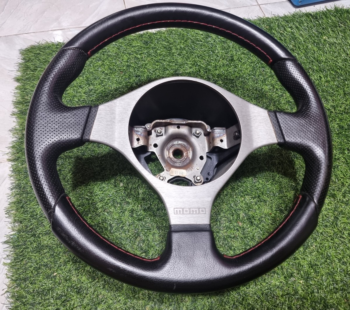 rare JDM NISSAN MOMO STEERING WHEEL RED STITCH Z33 350Z 370Z