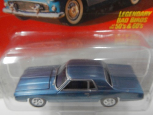 Johnny Lightning Thunderbird Ford 1967 T Bird - Picture 3 of 4