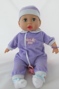 muñeca con chupete que llora