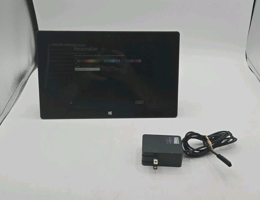 Microsoft Surface RT Model: 1516 32GB (Wi-Fi Only) 10.6