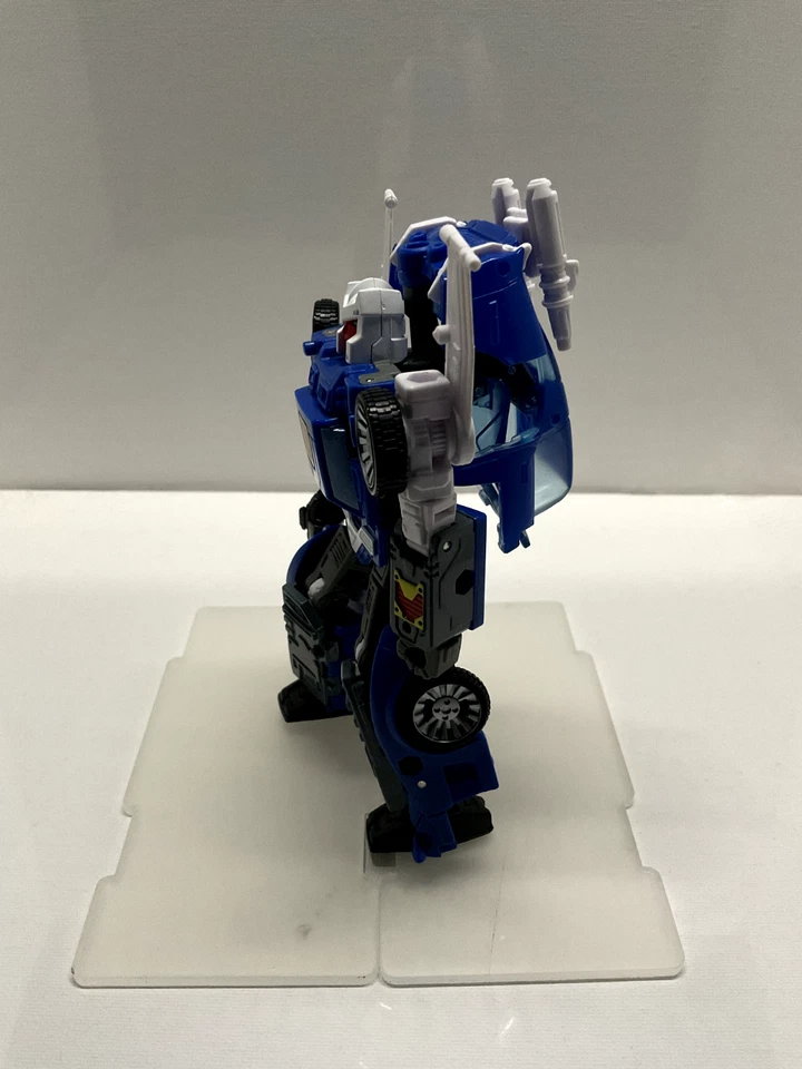 Transformers Kingdom War for Cybertron Deluxe Class Action Figure Autobot Tracks - Image 3 of 4