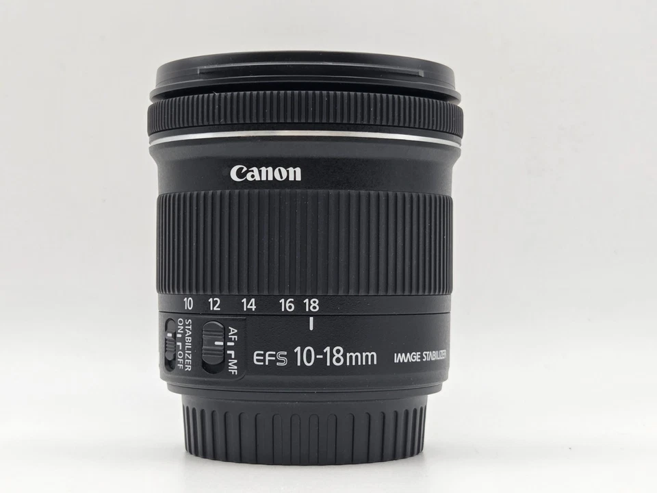 [COMO NUEVO] Lentes zoom ultra gran angular Canon EF-S 10-18 mm f4,5-5,6 IS STM Japón Foto 2 de 4