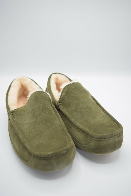 green slip on uggs