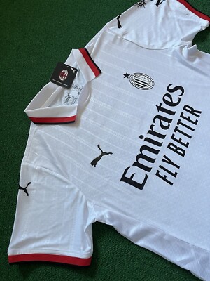 Maglia AC Milan Pulisic 11 Replica Ufficiale 2024/25 – Strisce Rossonere, Autentica Con Ologramma E Cartellino