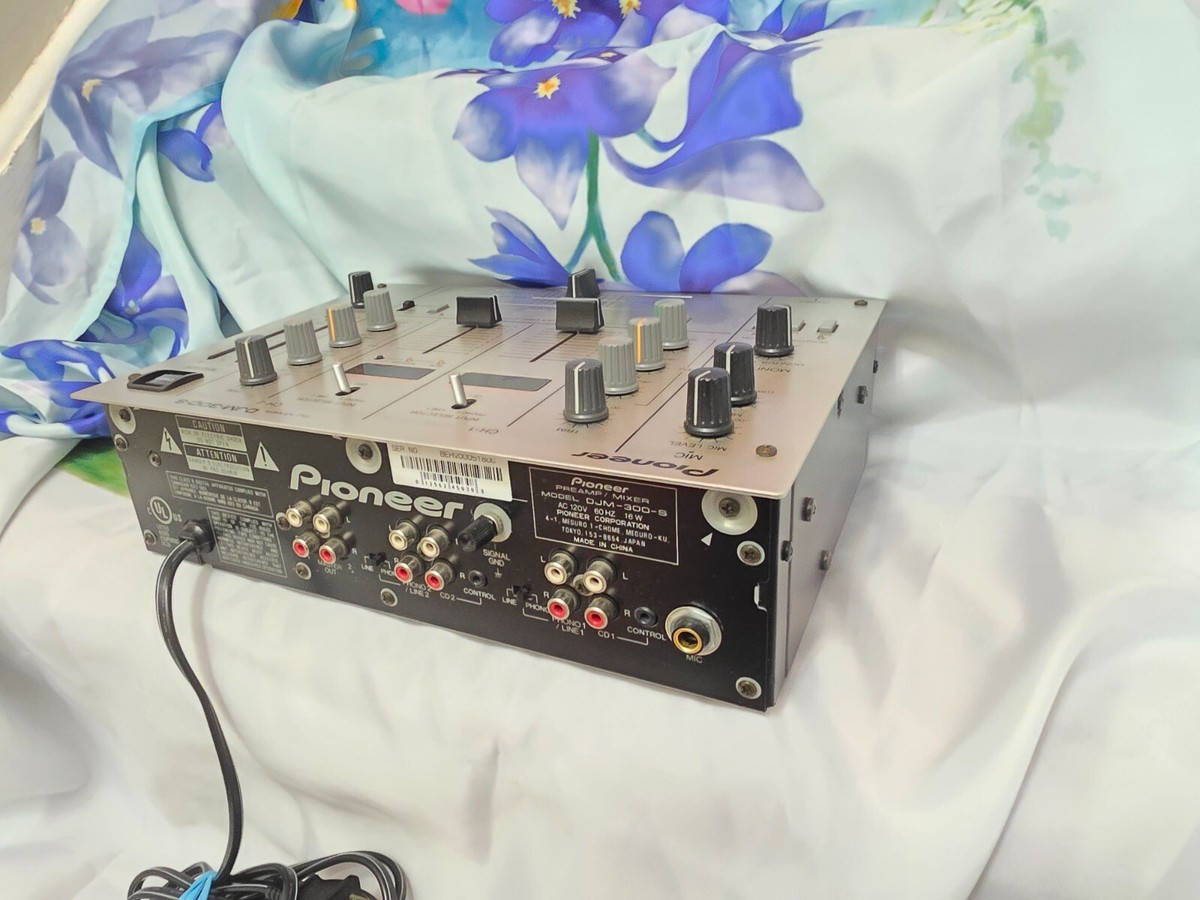 Pioneer DJM-300-Sシルバー 中古 Pioneer Djm-300-s 2 Channel DJ Music Mixer for sale online