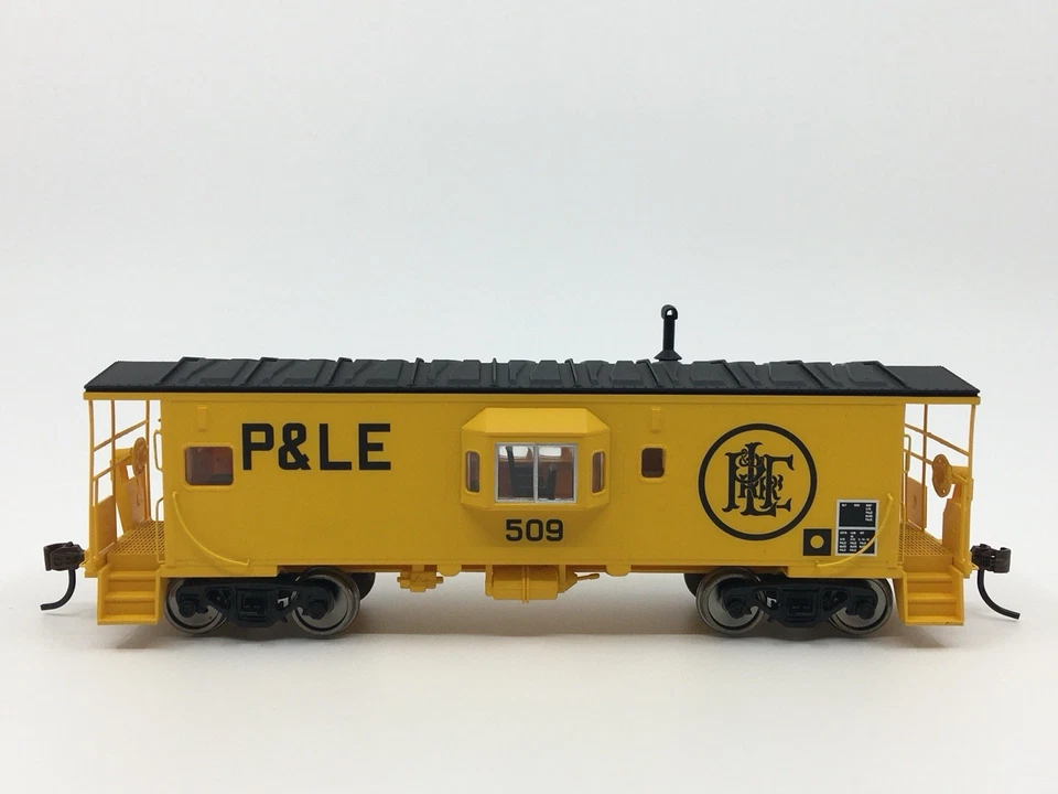 HO Walthers 932-7631 Pittsburgh & Lake Erie Bay Window Caboose P&LE #509 - Image 2 of 4