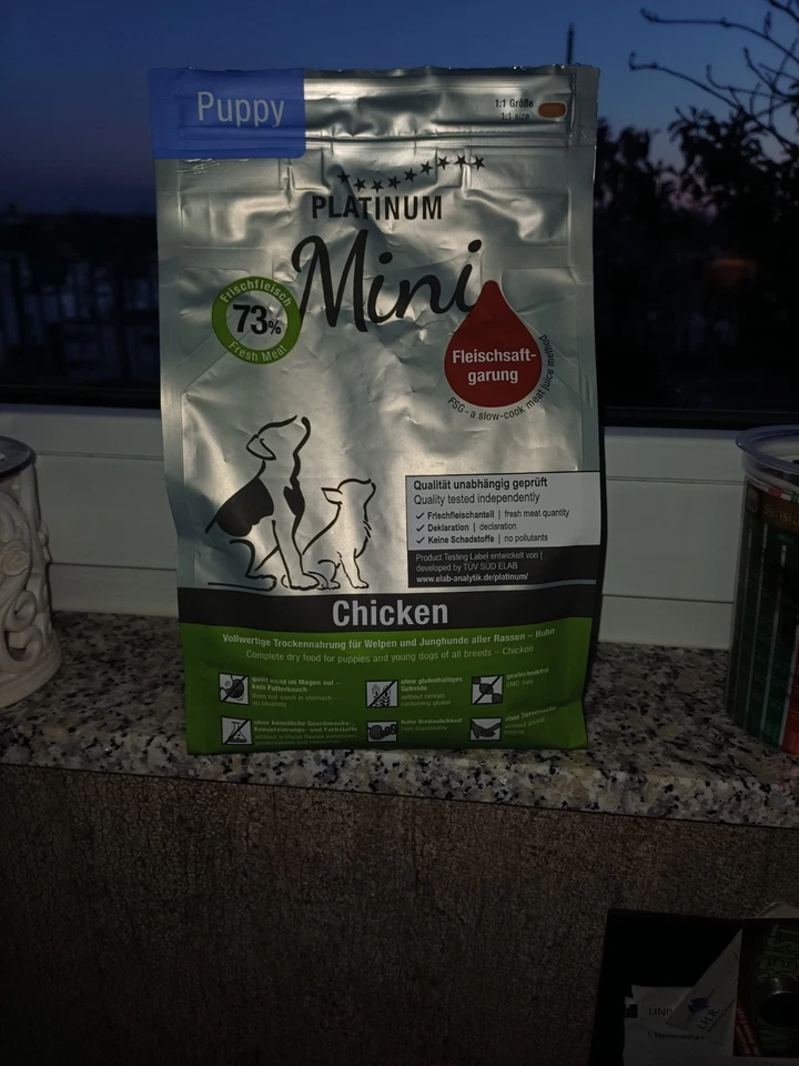 Anifit junior 5x 200 gramm und Platinum chicken np 35 euro - Bild 2 von 3