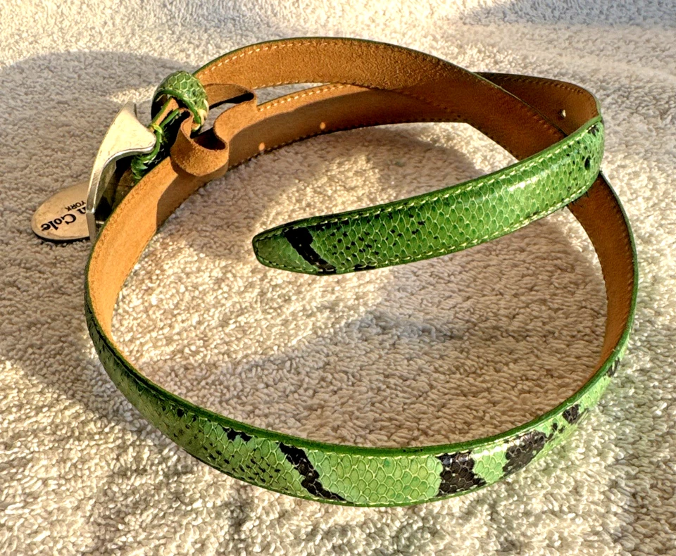 De Colección Kenneth Cole Cinturón Italiano Piel de Becerro Cuero Estampado Piel de Serpiente Verde y Negro S Foto 2 de 4