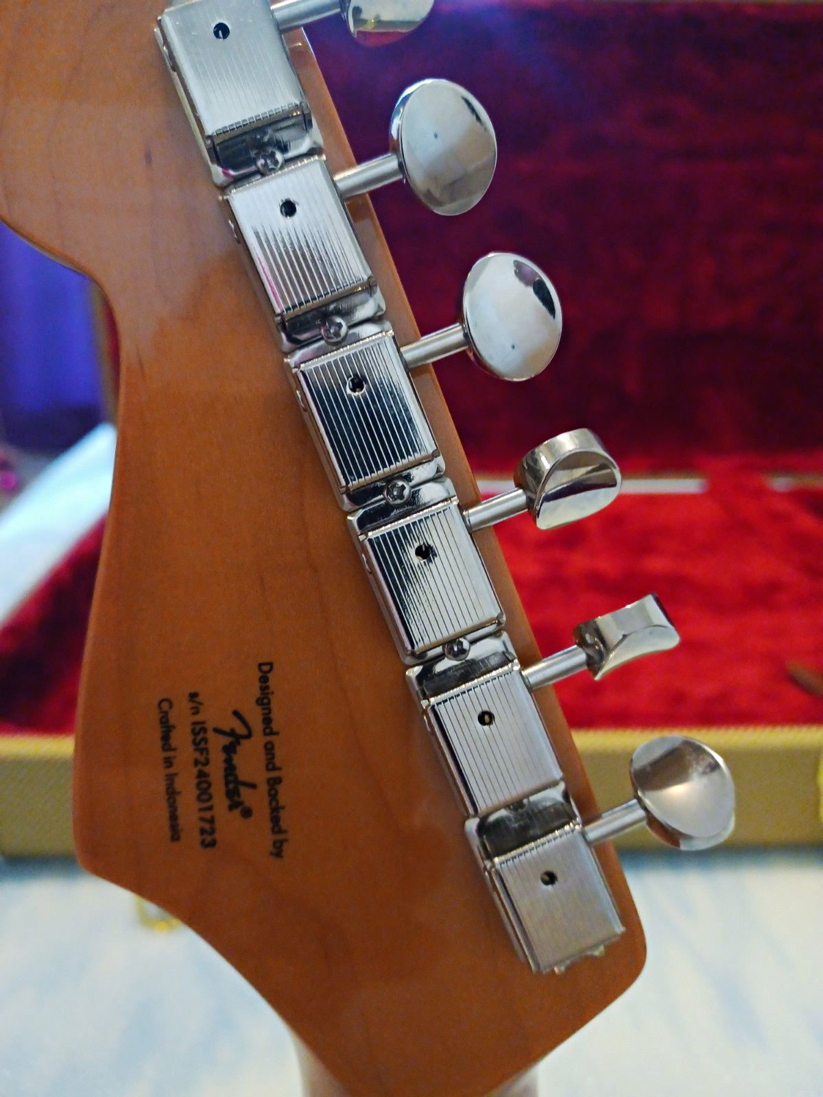 Squier Classic Vibe '60s Stratocaster by Fender Electric Guitar with case