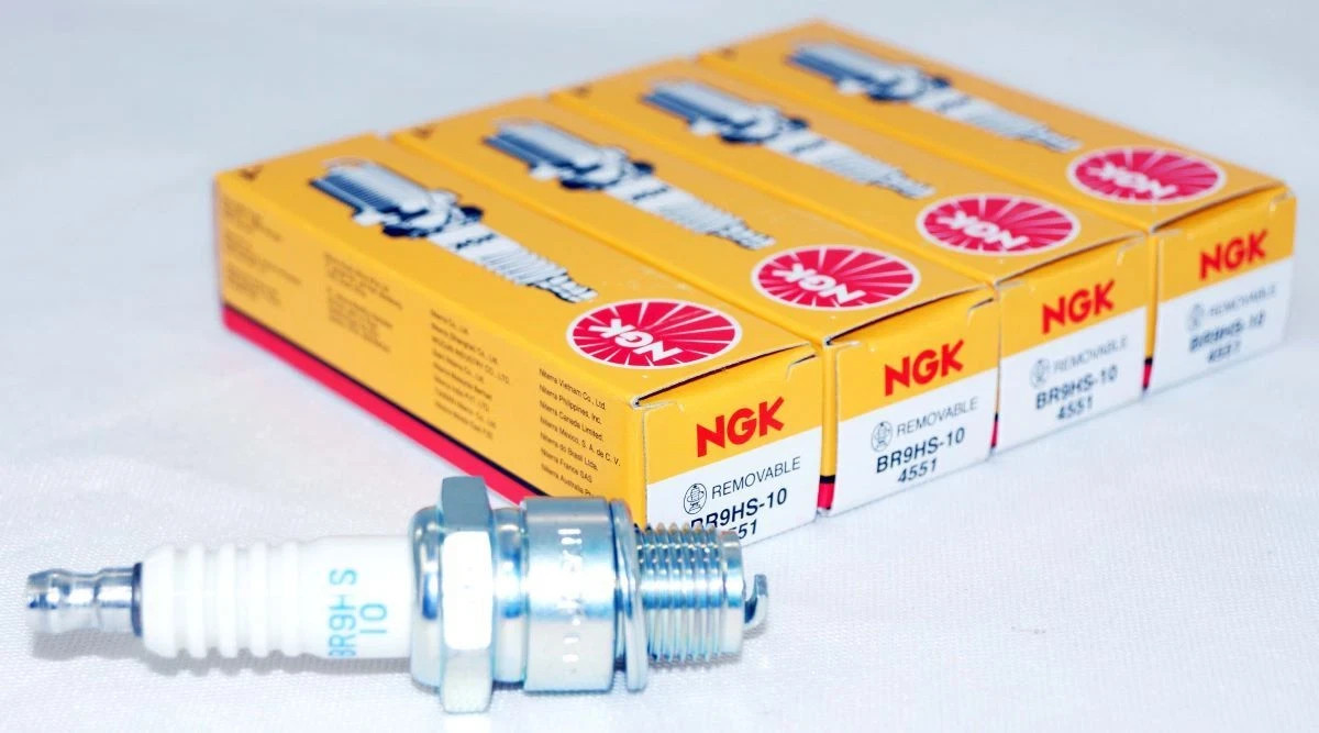 4x NGK 4551 BR9HS-10 Nickel Spark Plugs for W27FSRU10 QL78C QL77JC4 Yamaha Marin