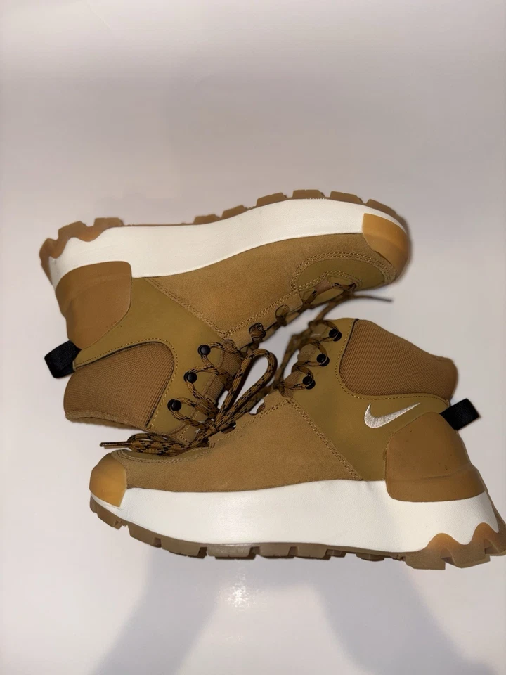 耐克 City Classic 靴子 6 码女式小麦棕色二手 — 第 4/4 张图片