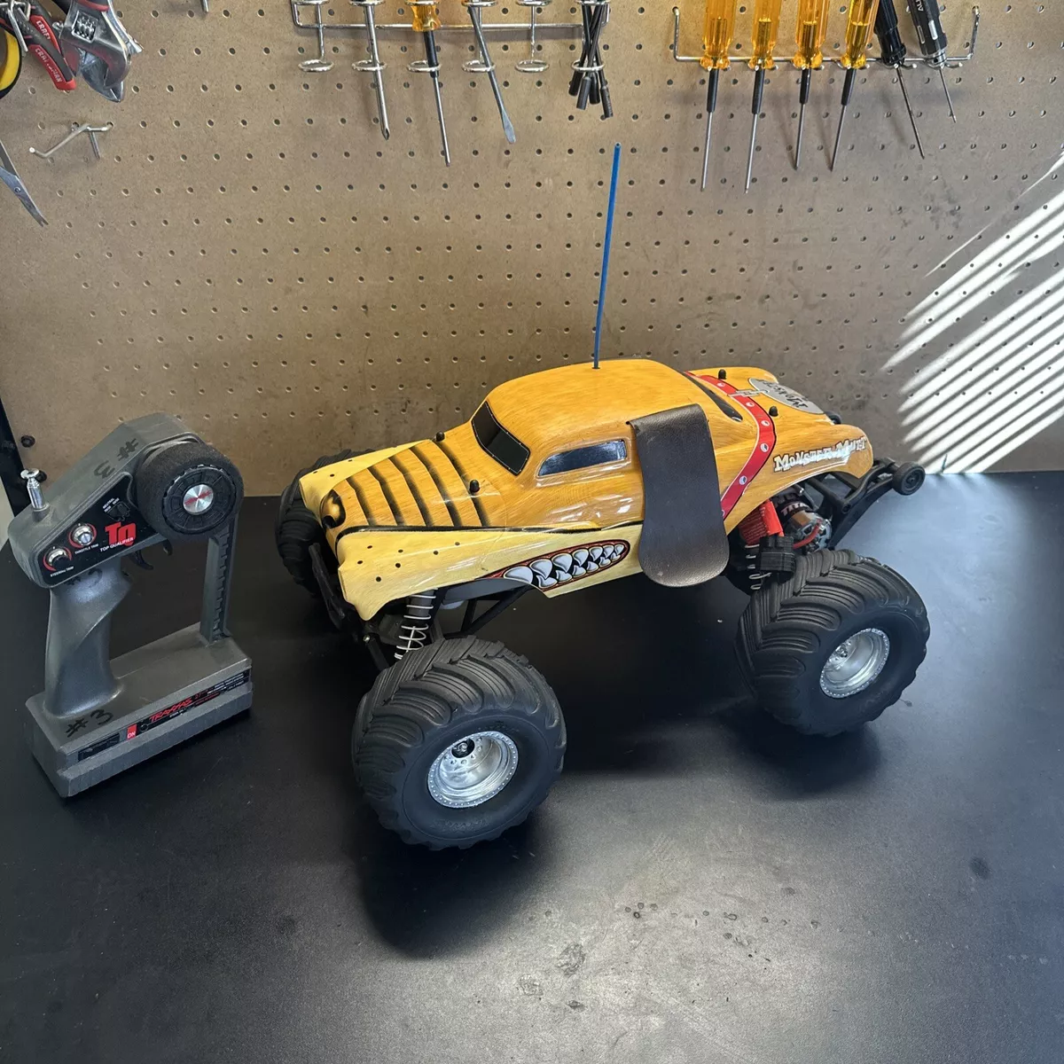 Monster mutt top rc truck