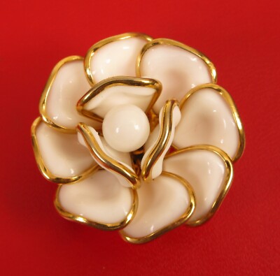 VINTAGE CROWN TRIFARI BROOCH PIN ALFRED PHILIPPE POURED MILK GLASS
