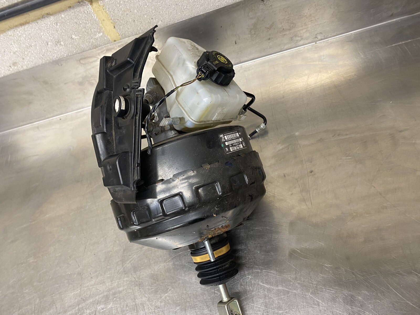 BMW 123d Series 09 Coupe Brake Master Cylinder 6785647 for sale  