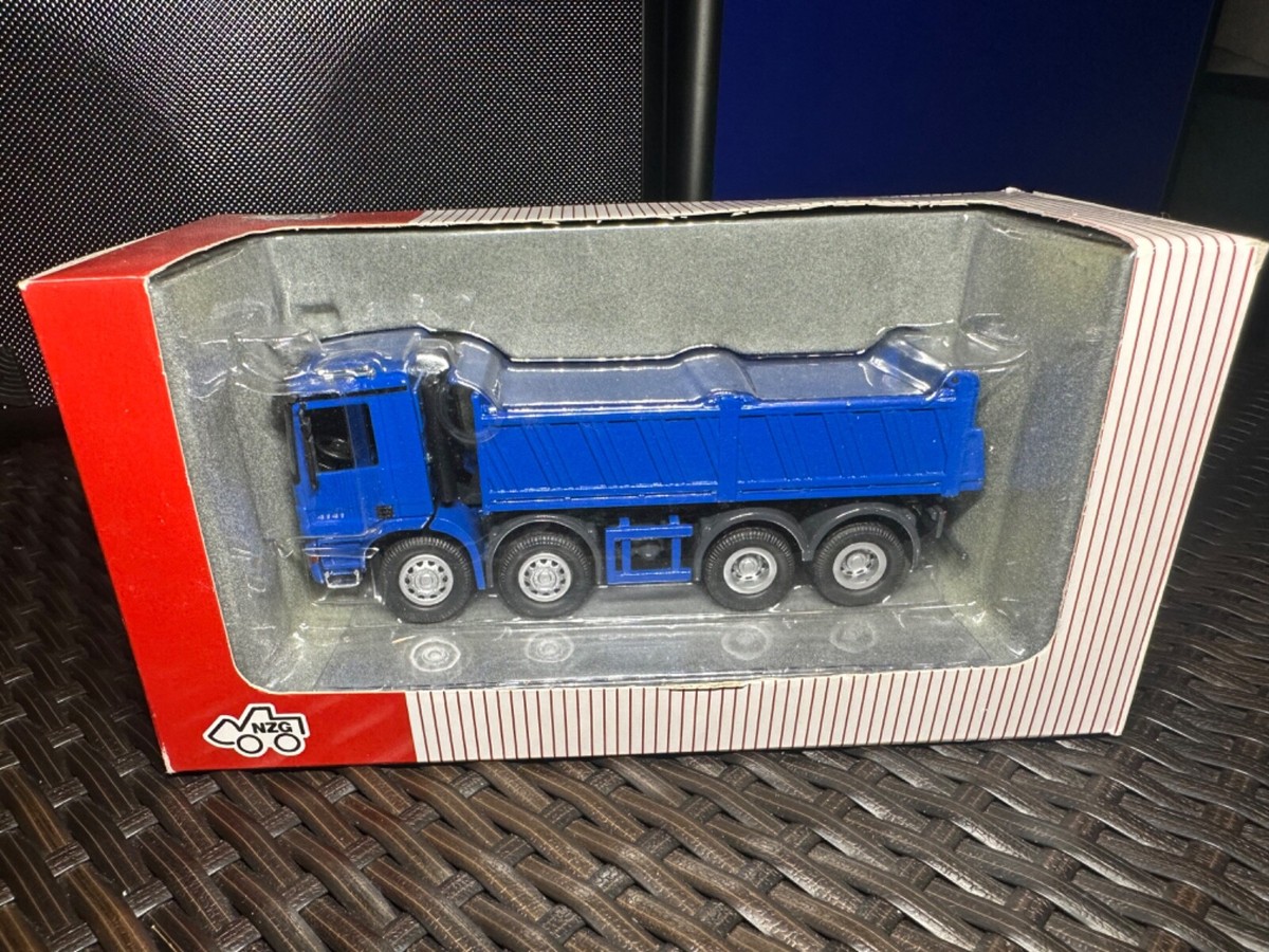 1/50 NZG MERCEDES BENZ ACTROS 4 ACHS KIPPER No 585/20 New in