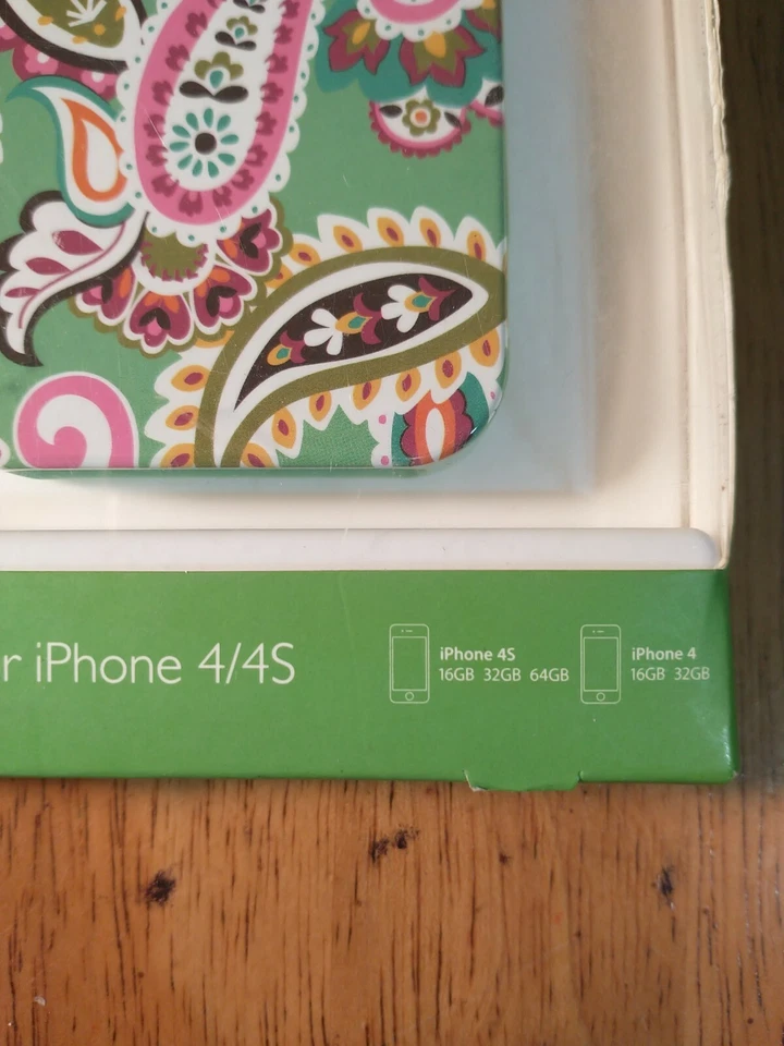 VERA BRADLEY Hard Shell Case for iPHONE 4s/4 green peacock design - Image 2 of 4