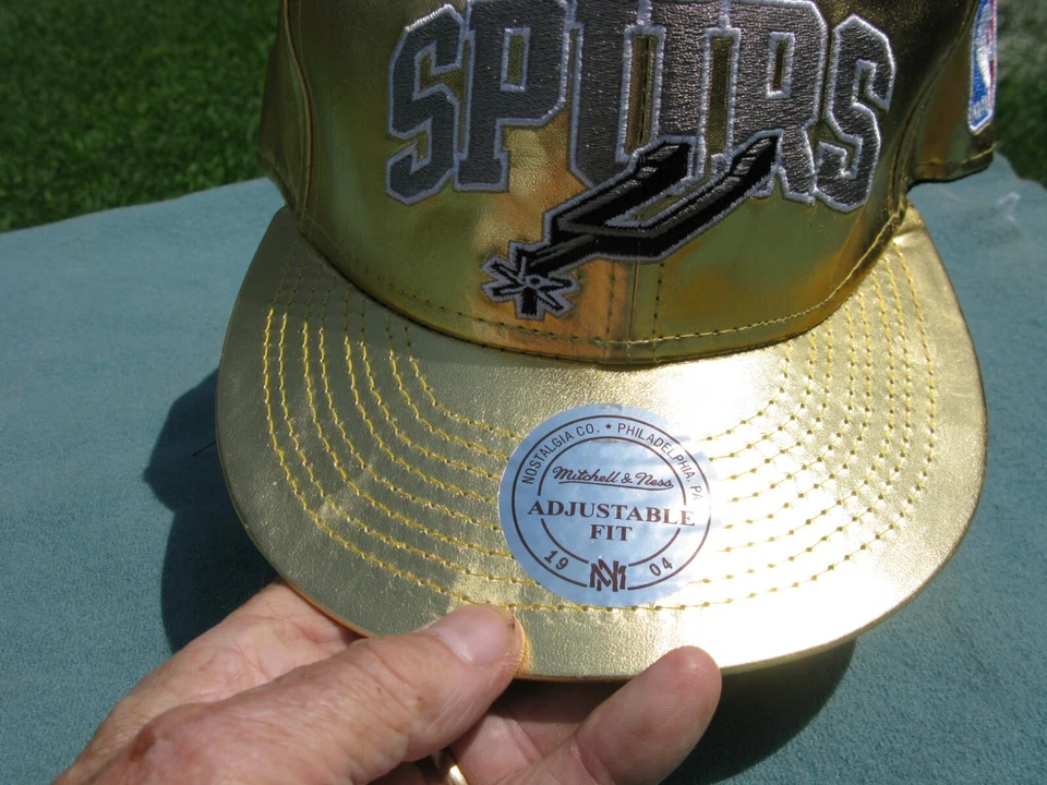 RARO San Antonio Spurs NBA Mitchell & Ness Oro Sombrero Ajustable MIRAR Foto 4 de 4
