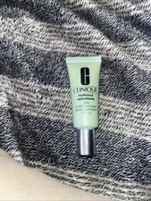 Clinique Redness Solutions Daily Protective B...