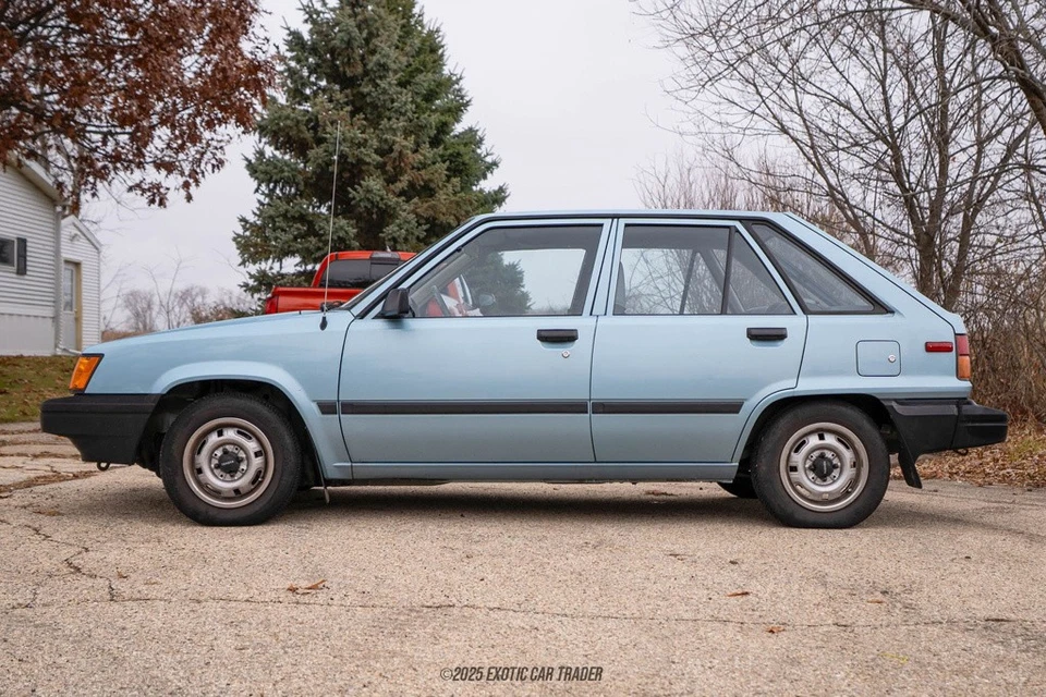 Toyota Tercel Deluxe 1984 Foto 3 de 4