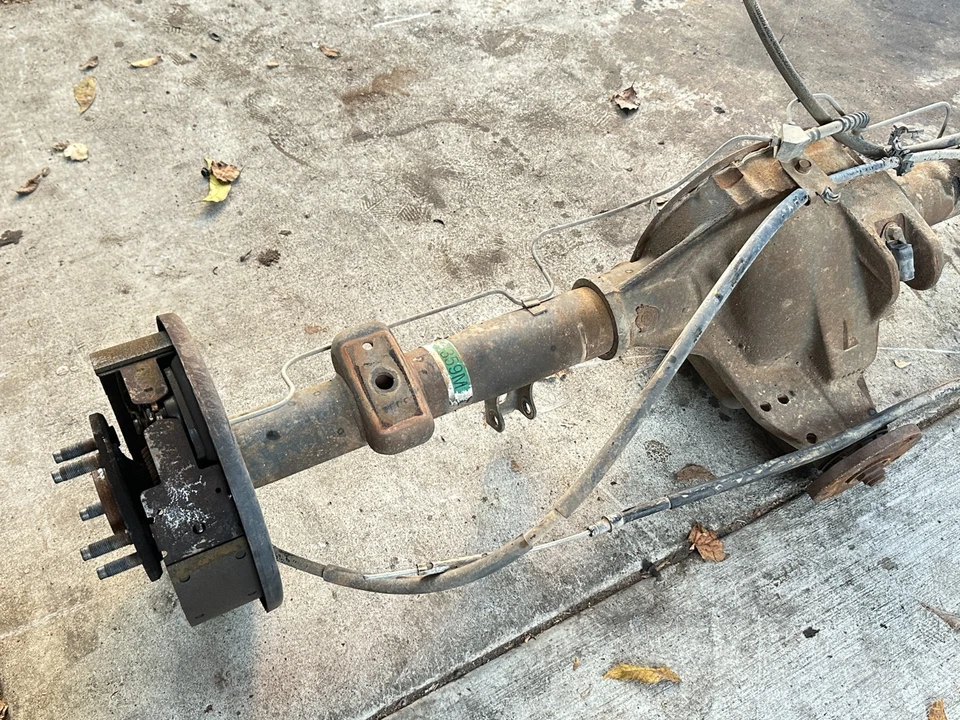 98 Ford Ranger 4.0 Manual Rear Differential 3.73 Limited Slip Ratio 95k Miles - Image 4 of 4