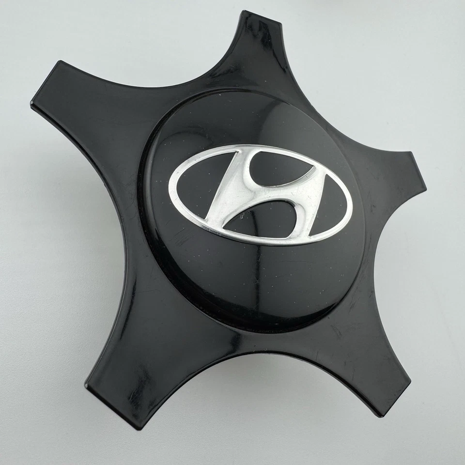 TAPA CENTRAL BUJE RUEDA HYUNDAI VELOSTER 2012-2017 P/N 52960-2V000 Foto 3 de 4