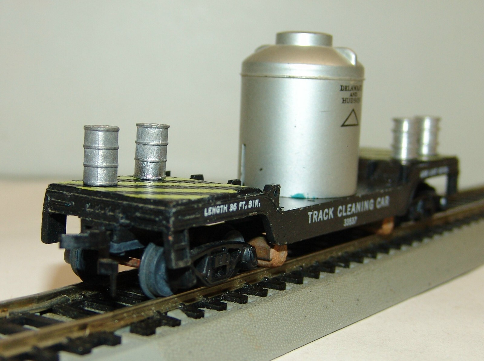 HO GILBERT 33537 TRACK CLEANING CAR (L16) eBay