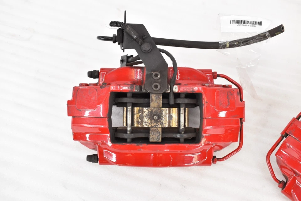 🚀 Pinzas de freno traseras izquierda y derecha Maserati Ghibli SQ4 2014-2017 OEM, P#6780000 Foto 3 de 4