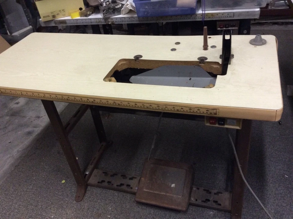 Bernina 950 Industrial Sewing Machine Table Stand and Clutch Motor - Image 2 of 2