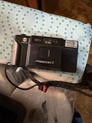 MINOLTA FREEDOM 1 / JAPAN one point & shoot 35mm film camera NOT TESTED