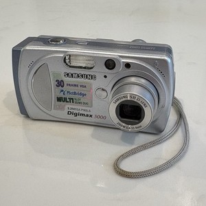 Vintage Samsung Digimax 3000 3.2MP Compact Digital Camera working