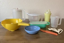 Used VTG Tupperware 22 Piece Lot Food Prep Tool Strainer Grater Measuring & More