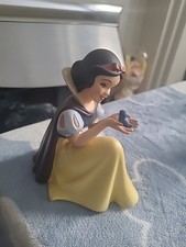 WDCC Snow White “Won’t You Smile For Me?” Walt Disney Classics Figurine 2002