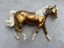 Breyer Just About Horses Subscriber SR Gold Charm Fanfare Missouri Fox Trotter