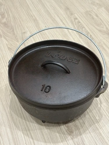 Vintage Lodge Camping Dutch Oven Cast Iron 3 Footed 10" With Lid USA
