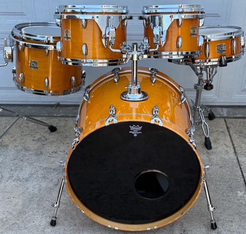Gretsch Renown Maple 5 Piece Drum Set Natural Finish 10" 12" 14" 22" 14" snare. - Picture 2 of 12