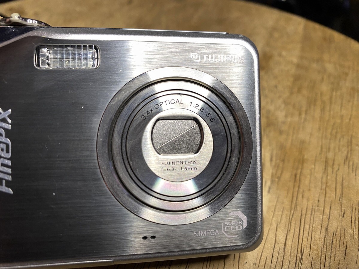 Fujifilm Finepix V10 5.1MP CCD Digital Camera Games Rare Tested