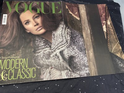 VOGUE Italia  MAGAZINE 2010 July   free gift wrap - Fast Dispatch 