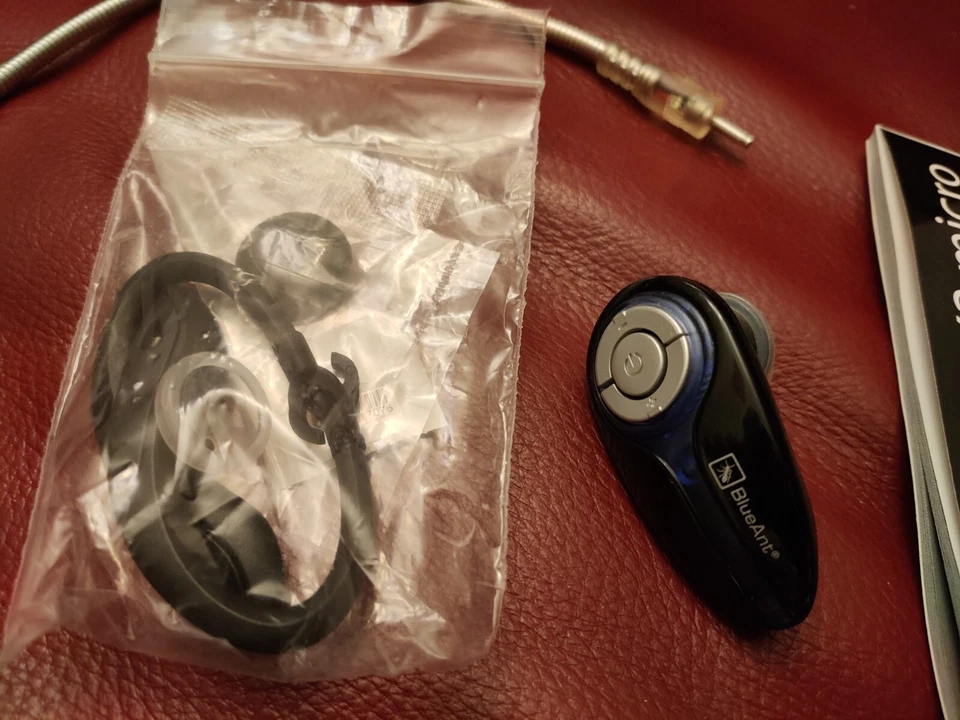 BlueAnt X3 Wireless Smart Bluetooth Headset Vintage USB Charger Car Auto AC Plug - Image 3 of 4